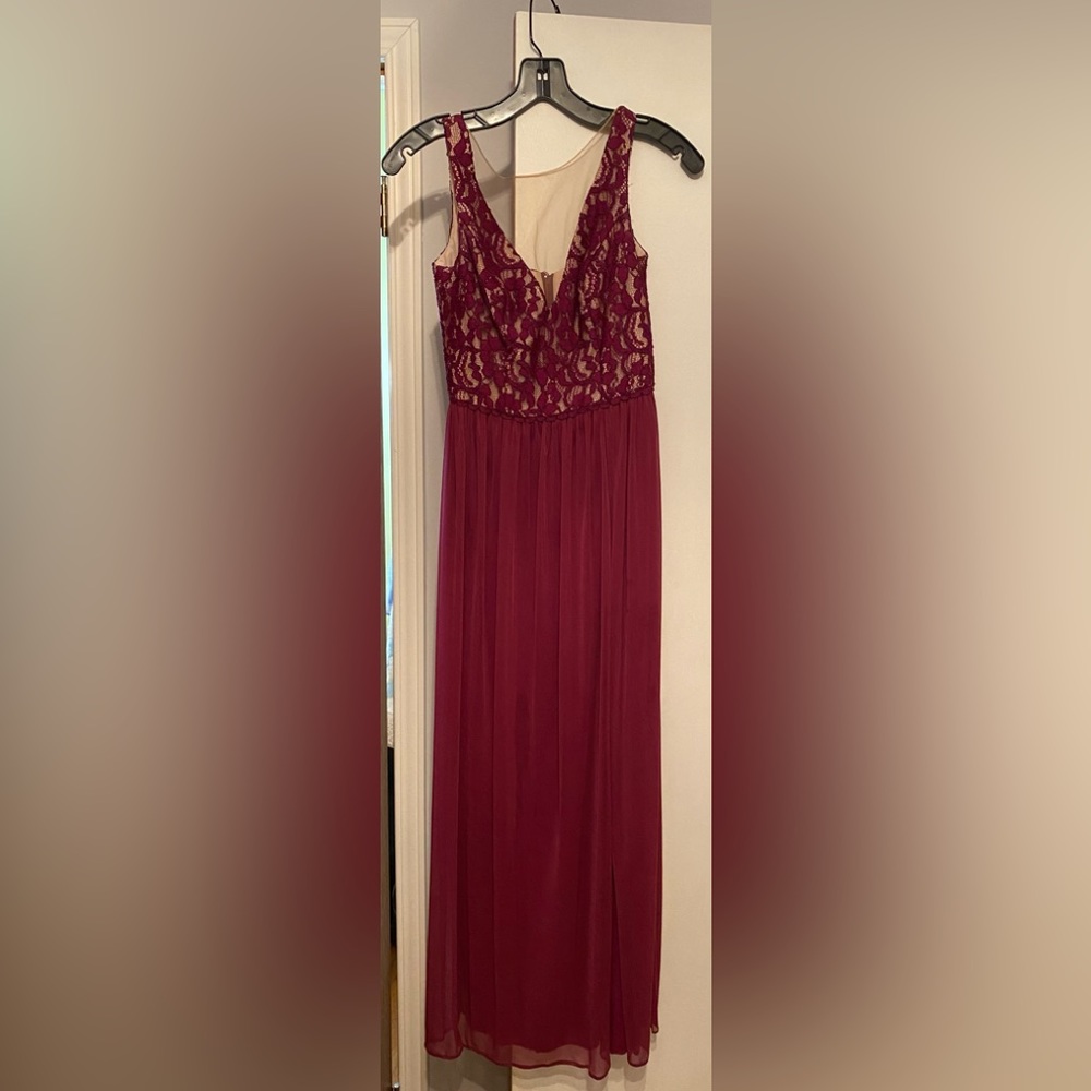 Lace and mesh v-neck bridesmaid dress